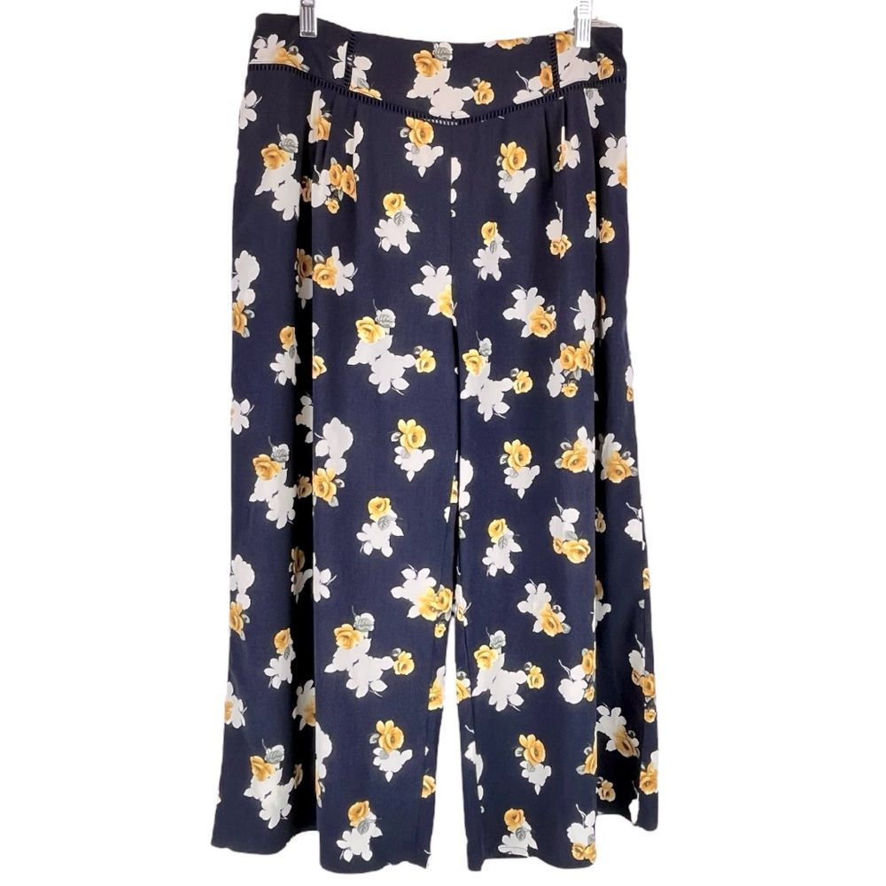 J by J.O.A. Floral Wide Leg Culottes Cropped Pants Ladder Lace Detail Sz L